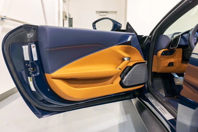 2025 Ferrari Roma Spider - Image 11 of 18