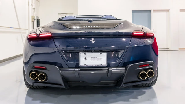 2025 Ferrari Roma Spider - Image 16 of 18