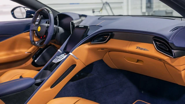 2025 Ferrari Roma Spider - Image 9 of 18
