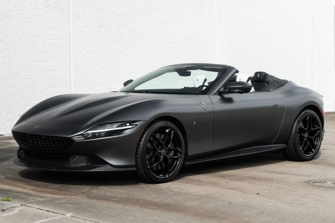 2025 Ferrari Roma Spider - Image 8 of 21