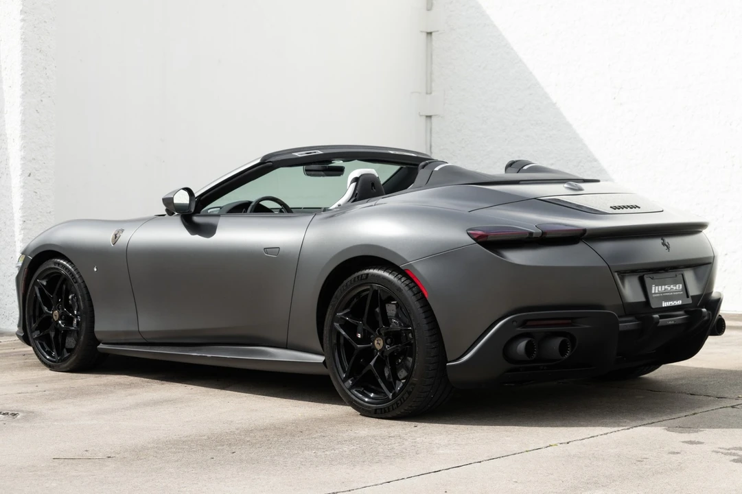 2025 Ferrari Roma Spider - Image 10 of 21