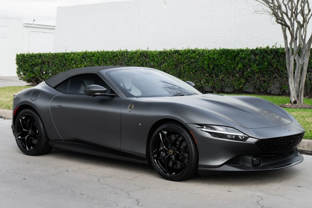 2025 Ferrari Roma Spider - Image 2 of 21