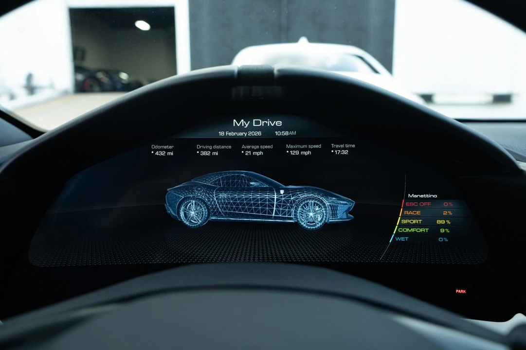 2025 Ferrari Roma Spider - Image 12 of 21