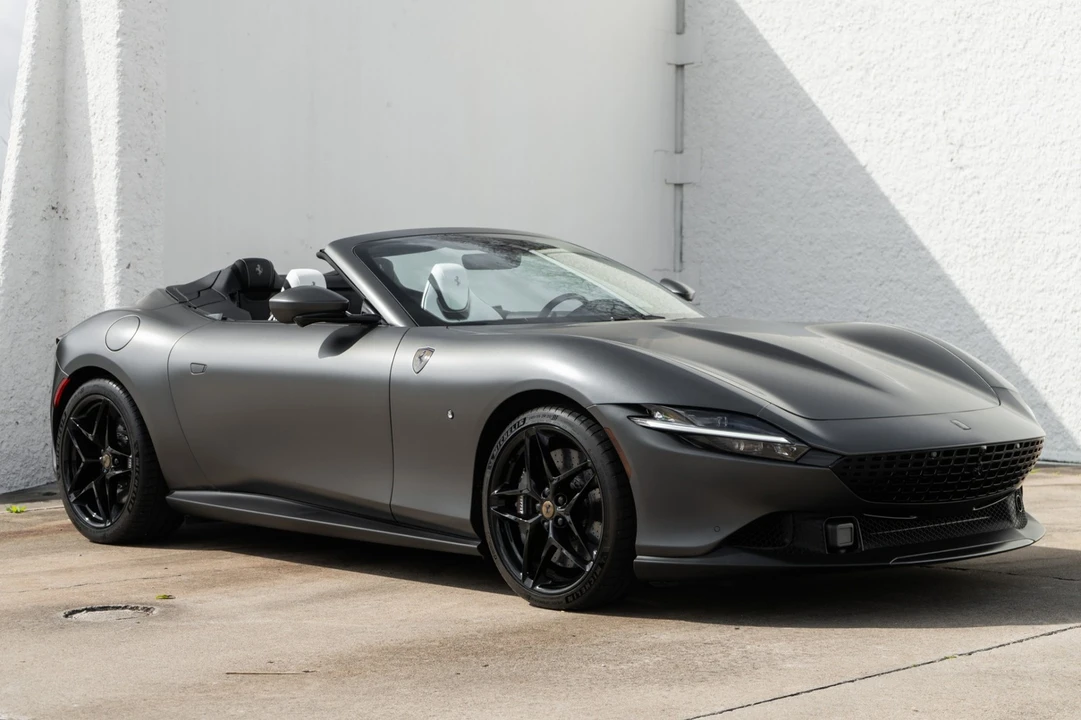 2025 Ferrari Roma Spider - Image 3 of 21