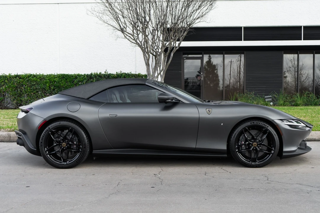2025 Ferrari Roma Spider - Image 15 of 21