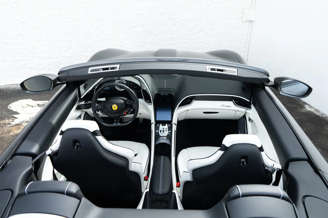 2025 Ferrari Roma Spider - Image 17 of 21