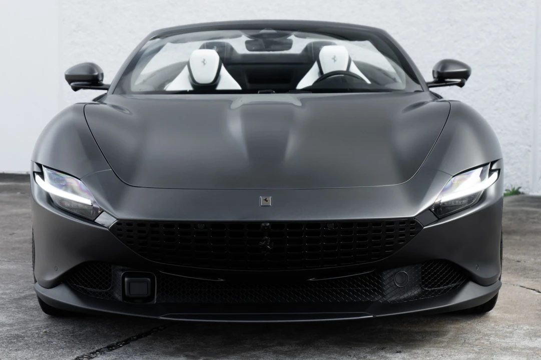 2025 Ferrari Roma Spider - Image 13 of 21