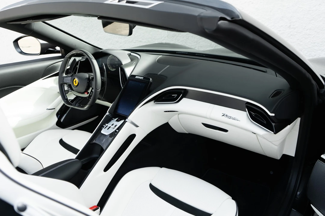 2025 Ferrari Roma Spider - Image 18 of 21