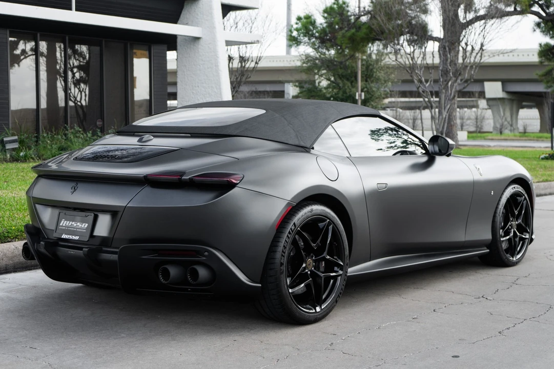 2025 Ferrari Roma Spider - Image 16 of 21