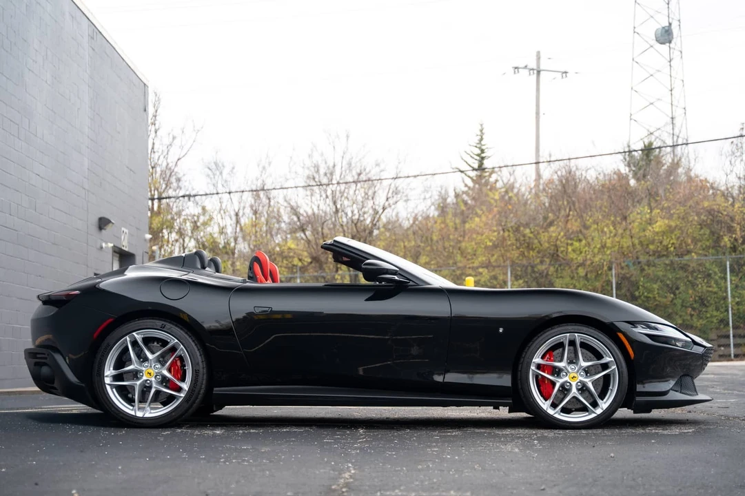 2025 Ferrari Roma Spider - Image 9 of 24