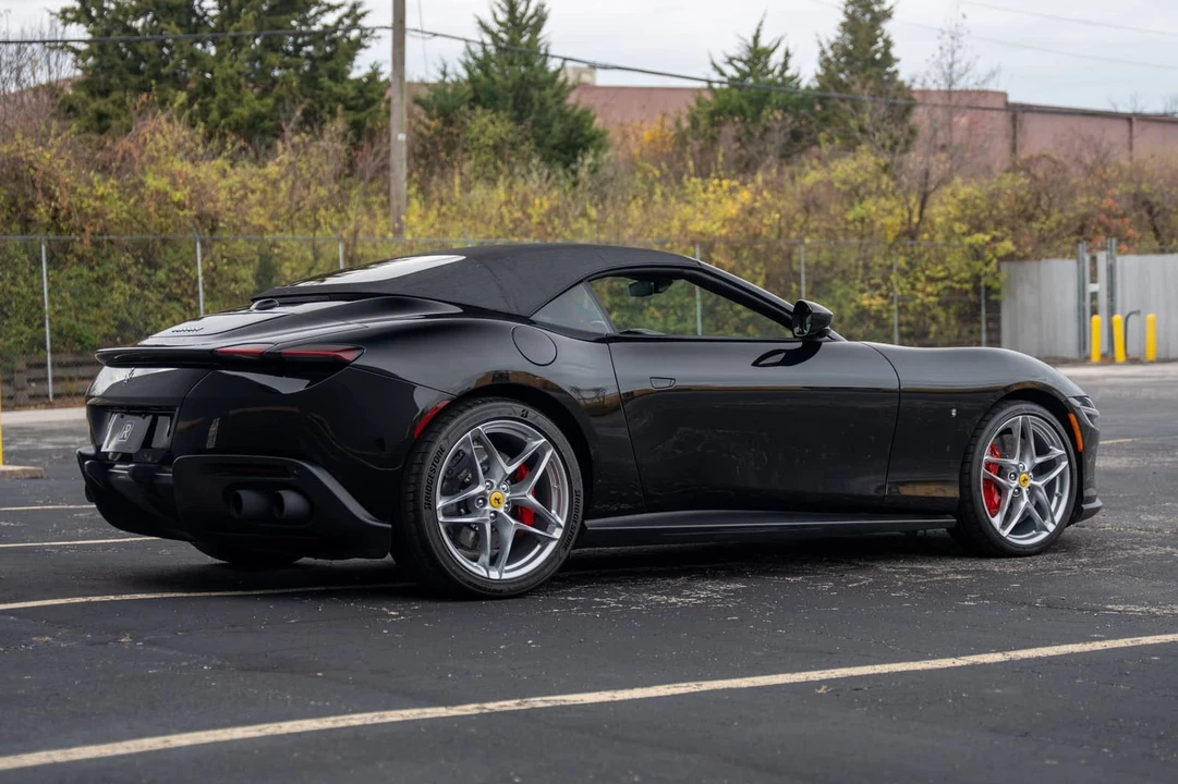 2025 Ferrari Roma Spider - Image 16 of 24