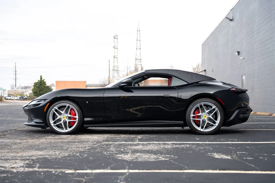 2025 Ferrari Roma Spider - Image 13 of 24