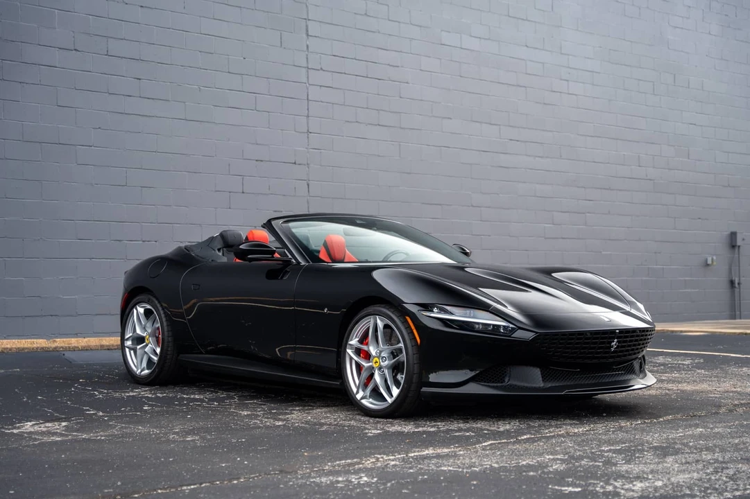 2025 Ferrari Roma Spider - Image 10 of 24