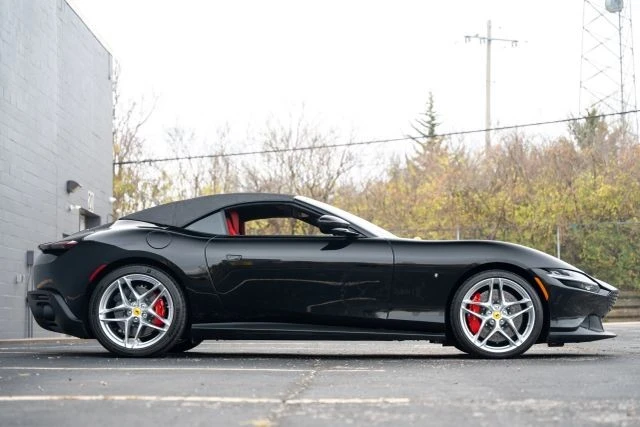 2025 Ferrari Roma Spider - Image 9 of 21