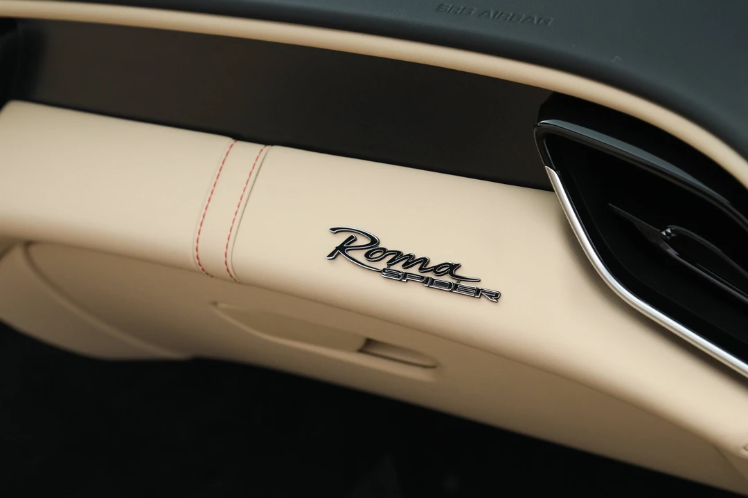 2025 Ferrari Roma Spider - Image 24 of 31