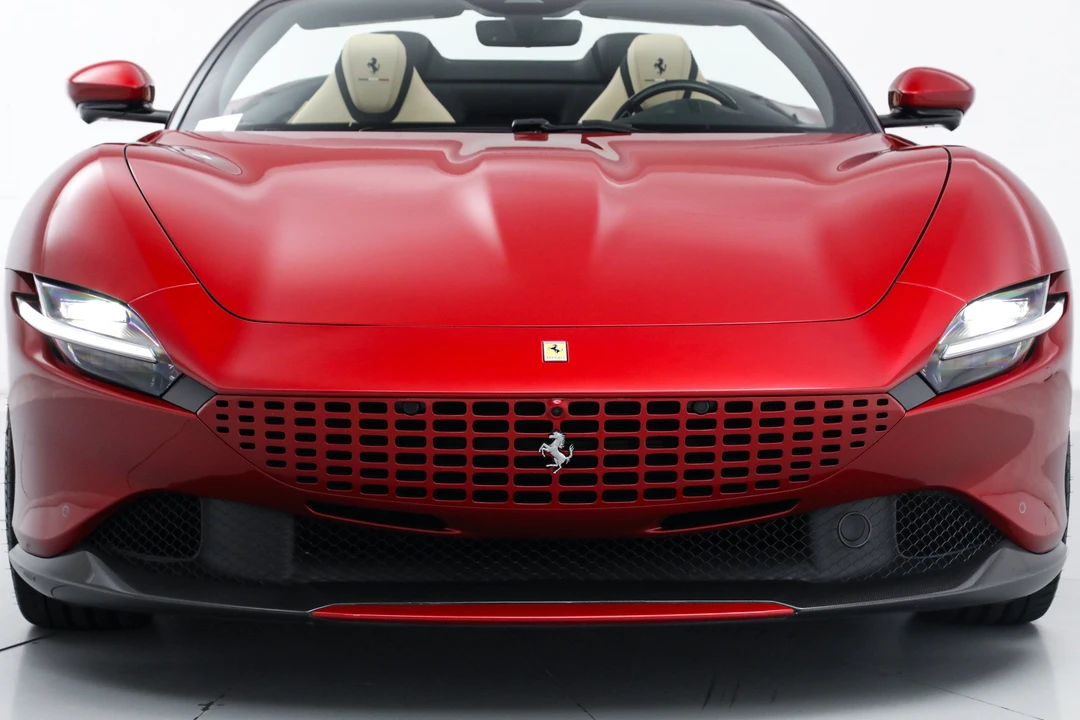 2025 Ferrari Roma Spider - Image 15 of 31