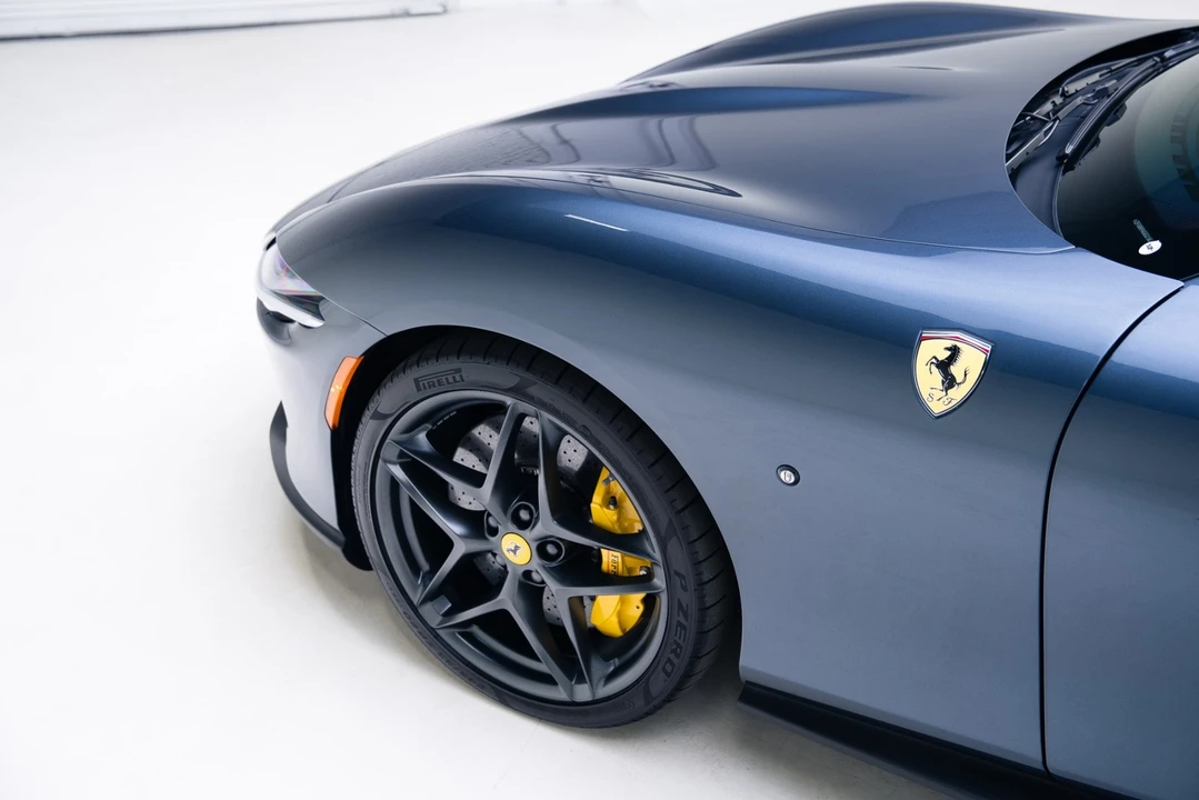2025 Ferrari Roma Spider - Image 16 of 21
