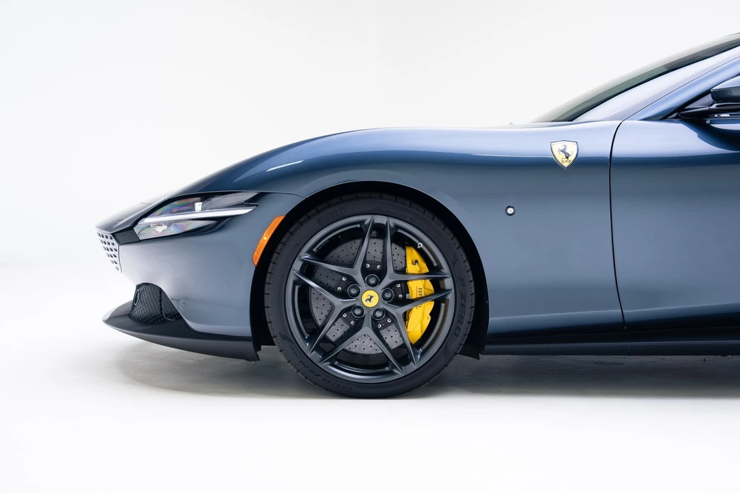 2025 Ferrari Roma Spider - Image 14 of 21