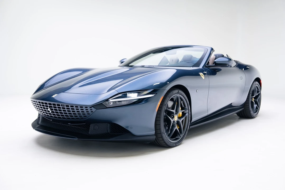 2025 Ferrari Roma Spider - Image 7 of 21