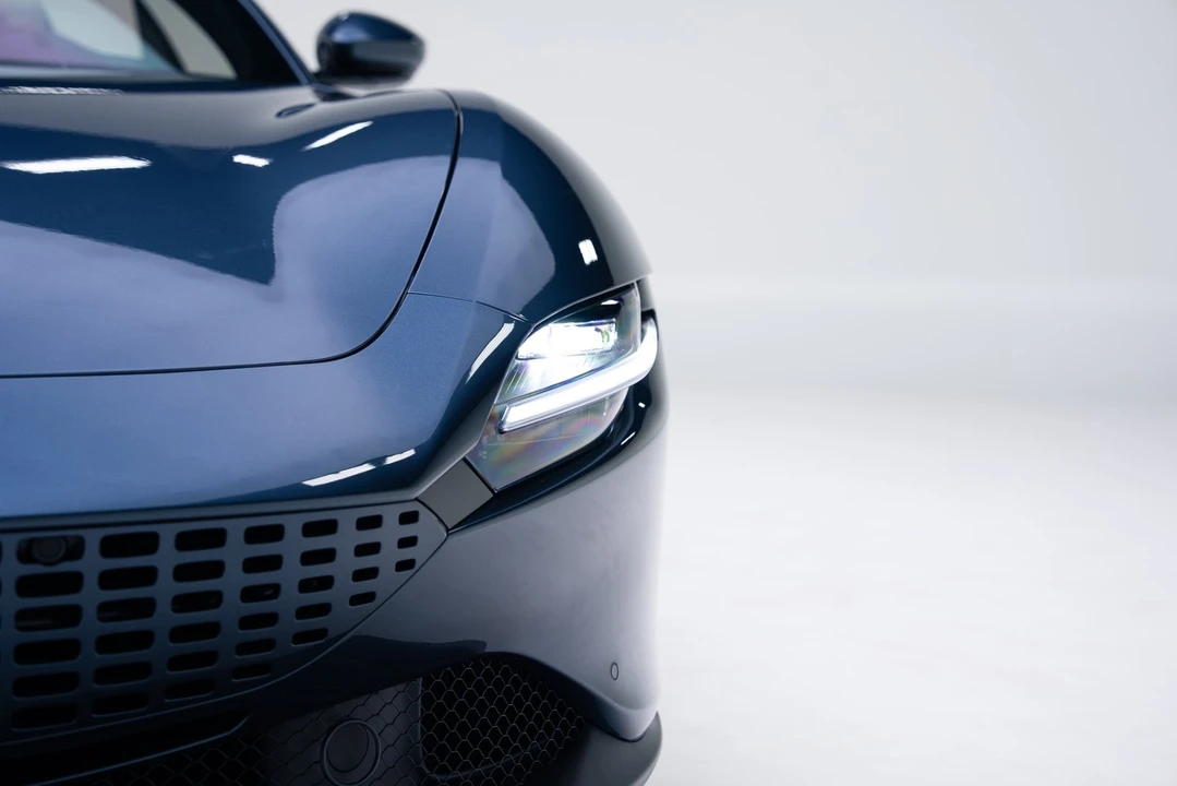 2025 Ferrari Roma Spider - Image 10 of 21