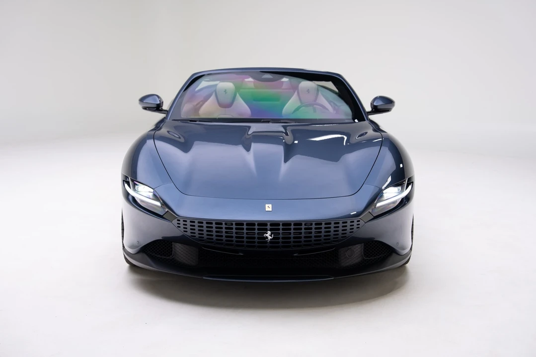 2025 Ferrari Roma Spider - Image 12 of 21