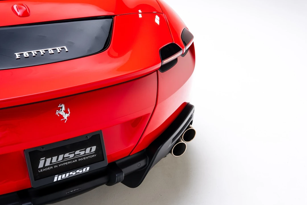 2025 Ferrari Roma Spider - Image 19 of 21