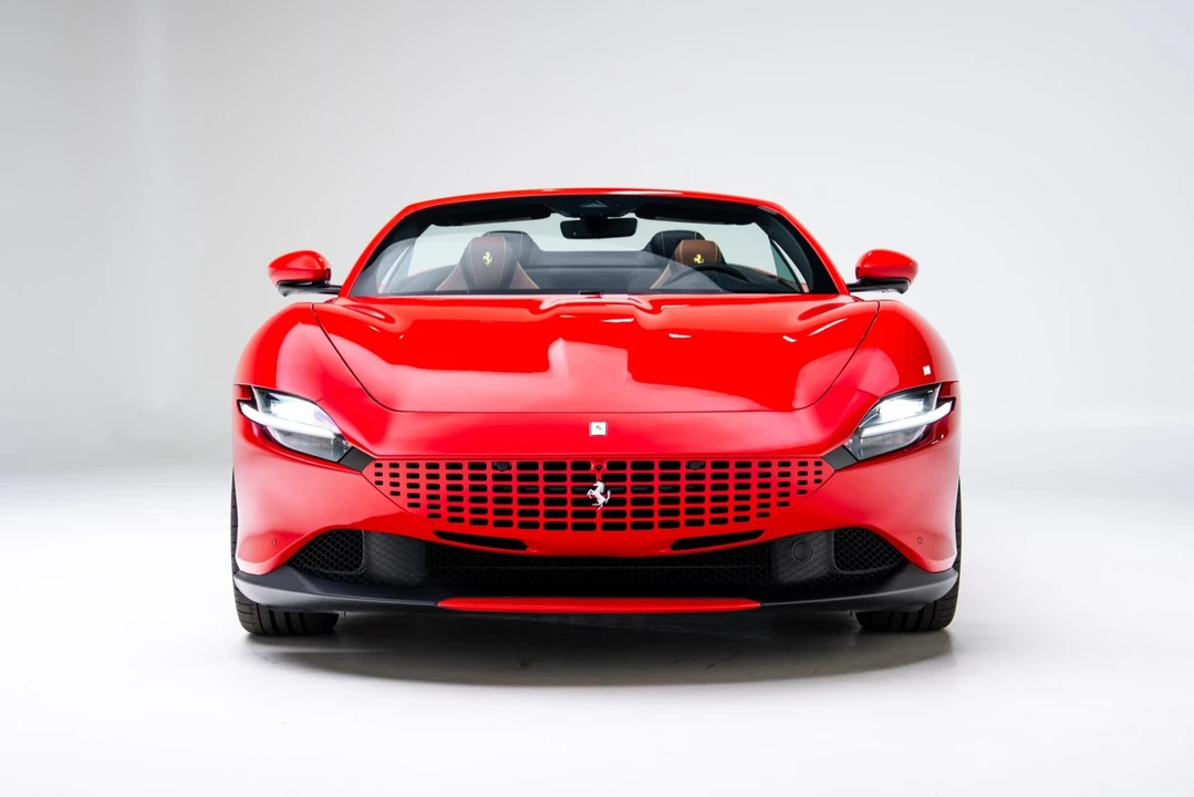2025 Ferrari Roma Spider - Image 4 of 12