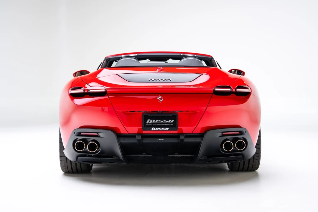 2025 Ferrari Roma Spider - Image 17 of 21
