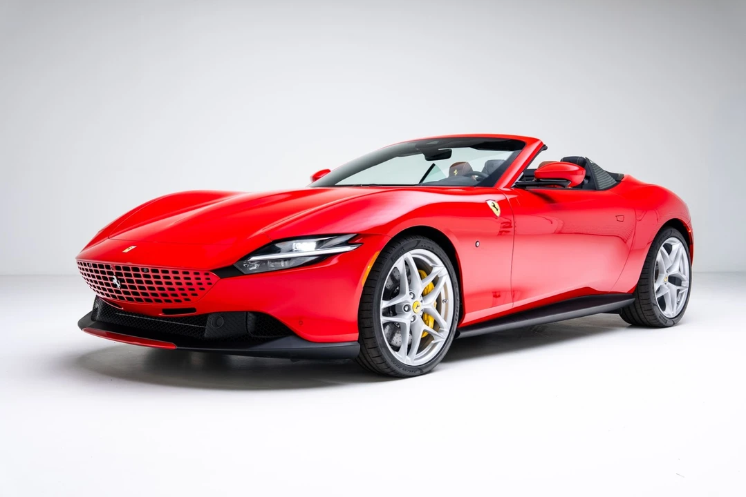 2025 Ferrari Roma Spider - Image 7 of 12
