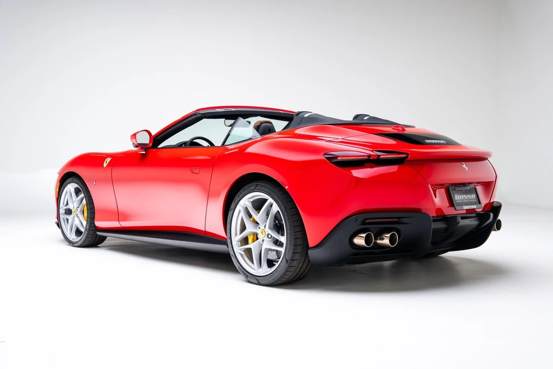 2025 Ferrari Roma Spider - Image 15 of 21