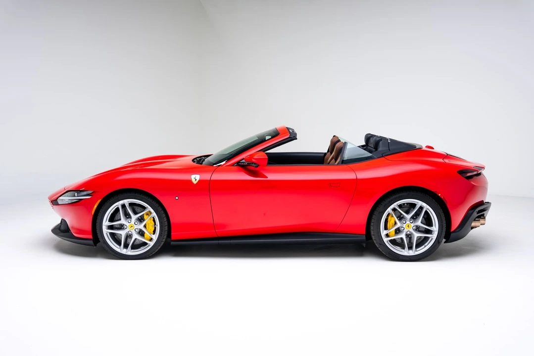 2025 Ferrari Roma Spider - Image 10 of 21