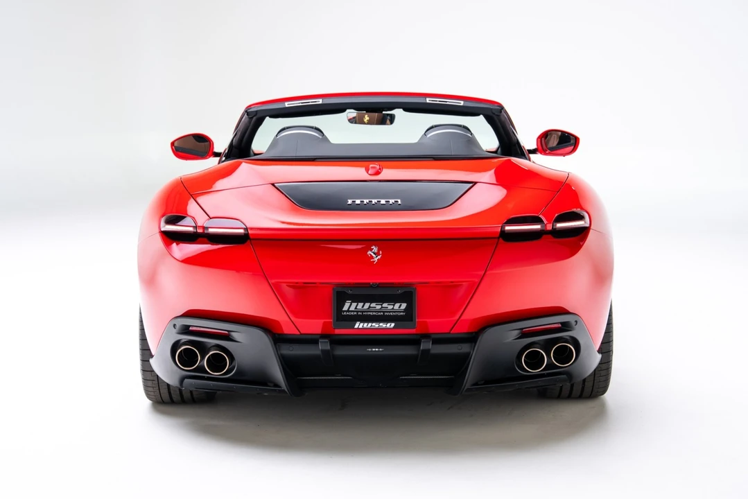 2025 Ferrari Roma Spider - Image 6 of 12