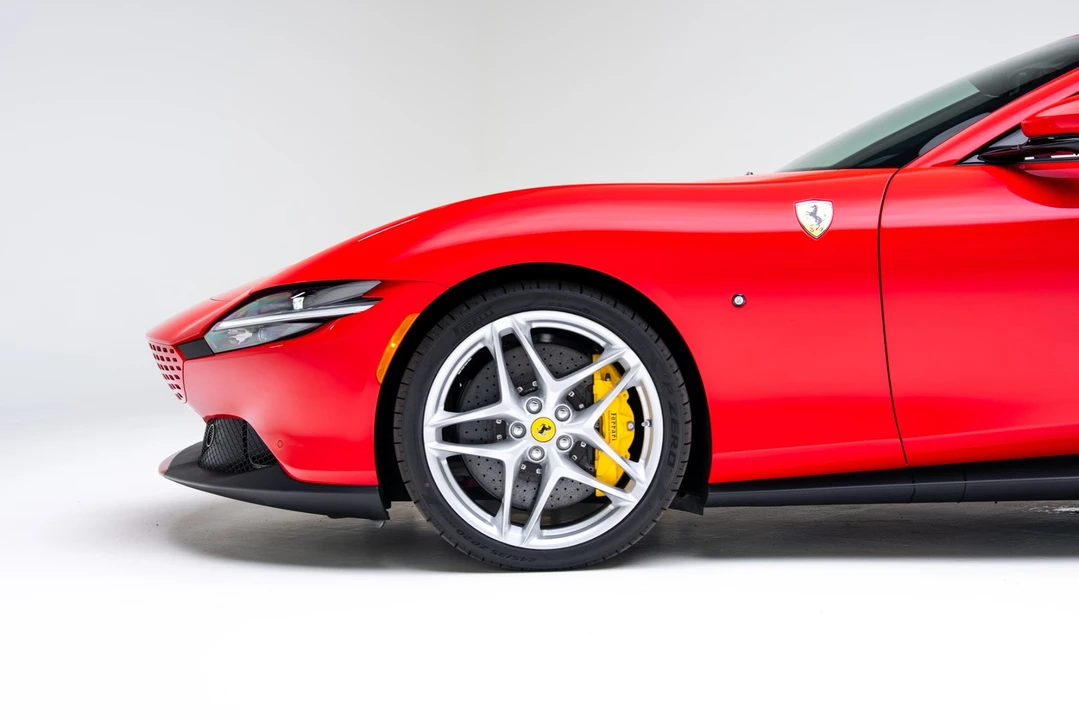 2025 Ferrari Roma Spider - Image 11 of 12