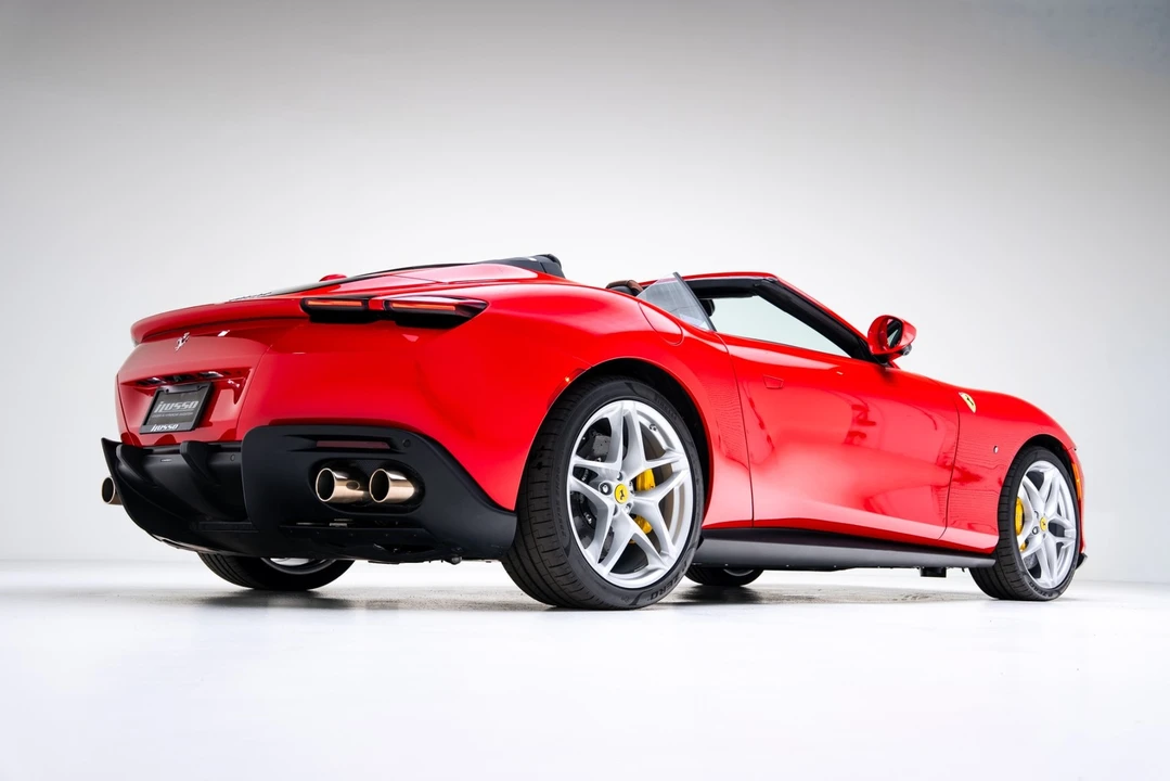 2025 Ferrari Roma Spider - Image 5 of 12