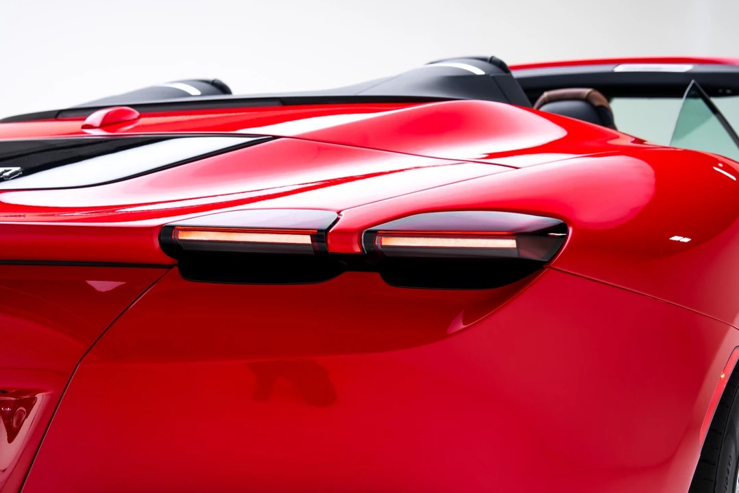 2025 Ferrari Roma Spider - Image 21 of 21