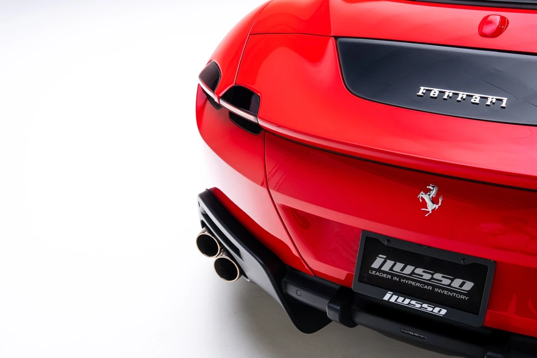 2025 Ferrari Roma Spider - Image 18 of 21