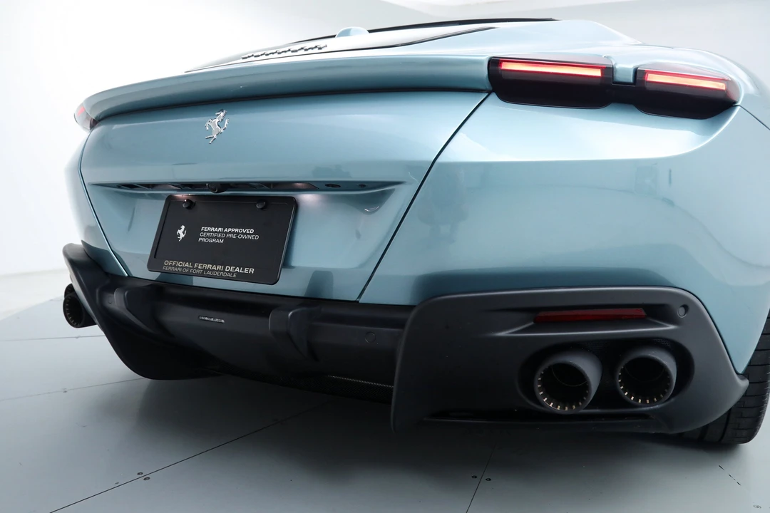 2025 Ferrari Roma Spider - Image 19 of 31