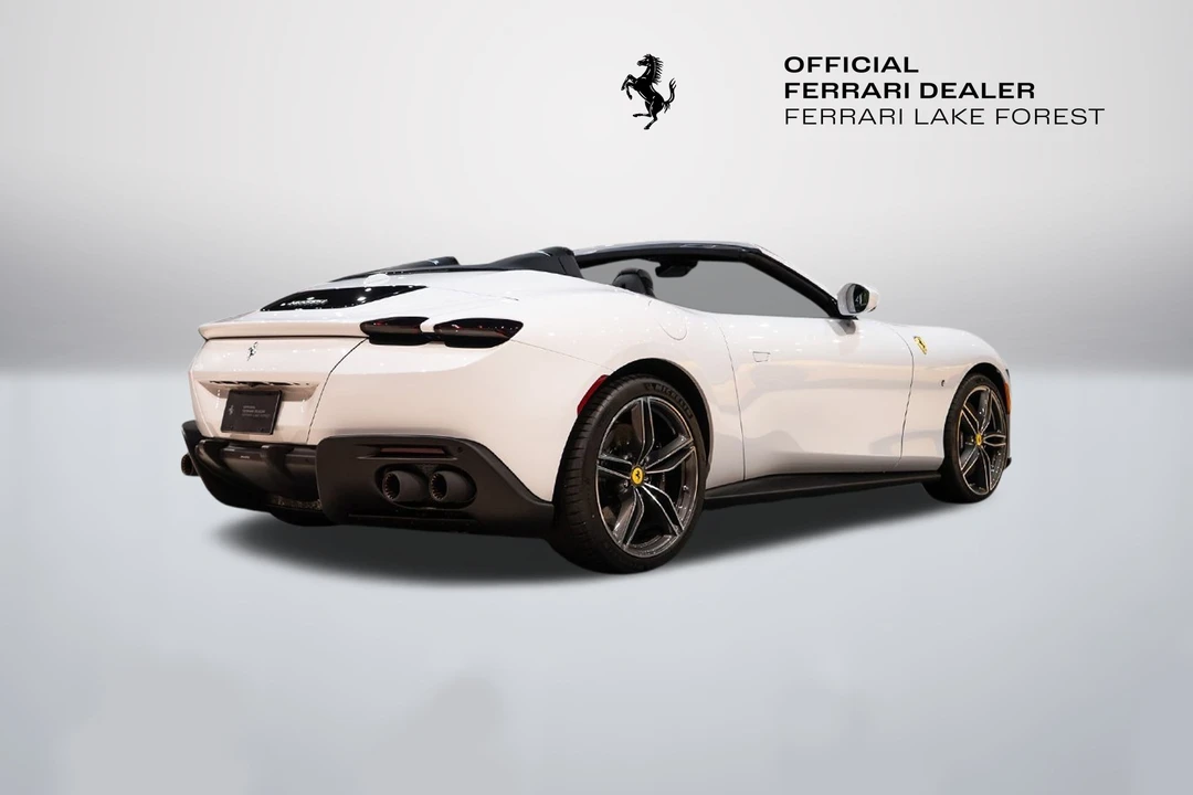 2025 Ferrari Roma Spider - Image 10 of 31