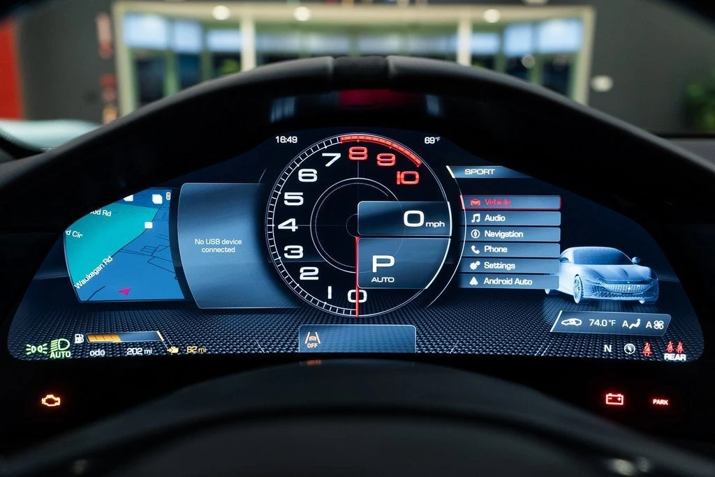 2025 Ferrari Roma Spider - Image 27 of 31