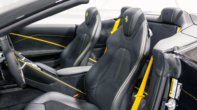 2025 Ferrari Roma Spider - Image 5 of 18