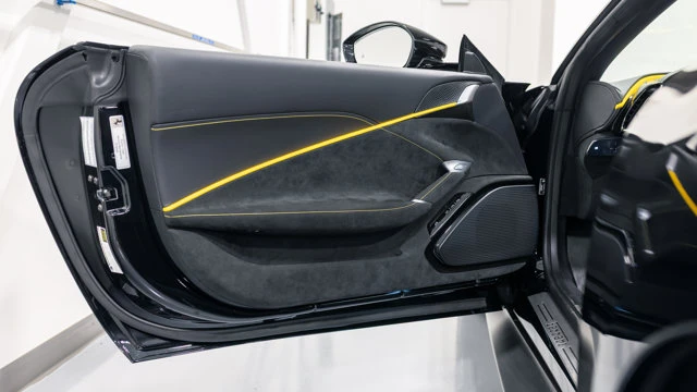 2025 Ferrari Roma Spider - Image 11 of 18