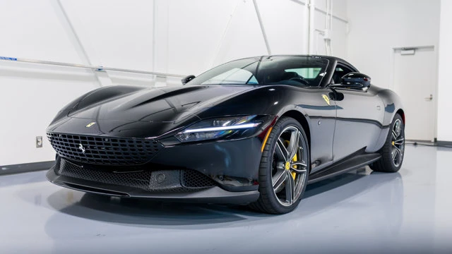2025 Ferrari Roma Spider - Image 2 of 18