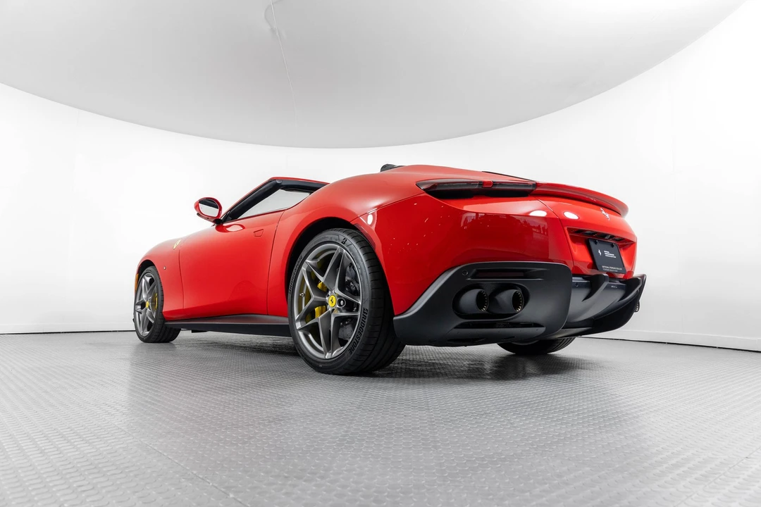 2025 Ferrari Roma Spider - Image 13 of 21