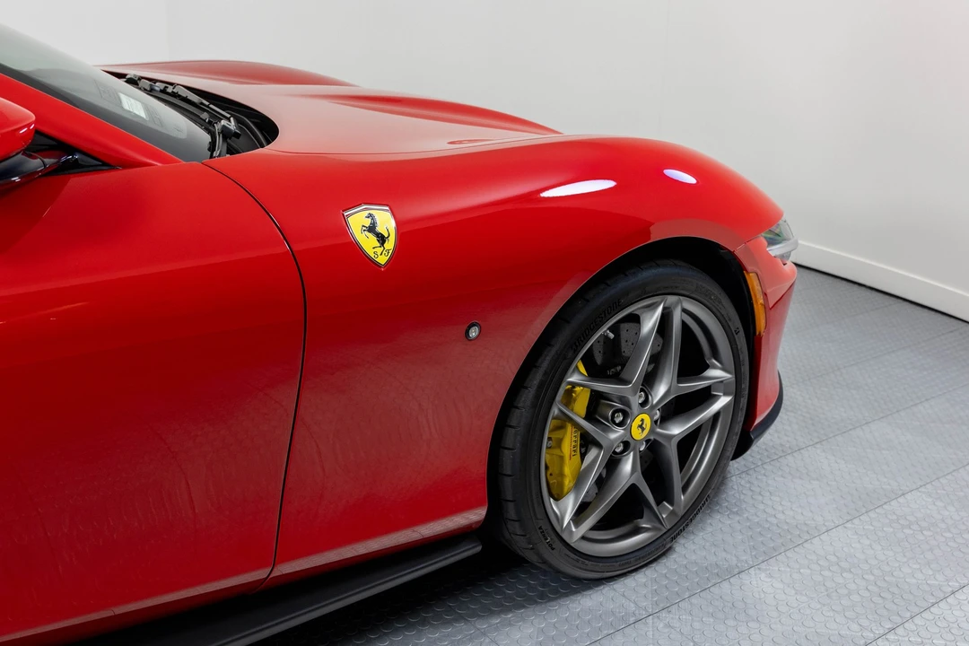 2025 Ferrari Roma Spider - Image 19 of 21