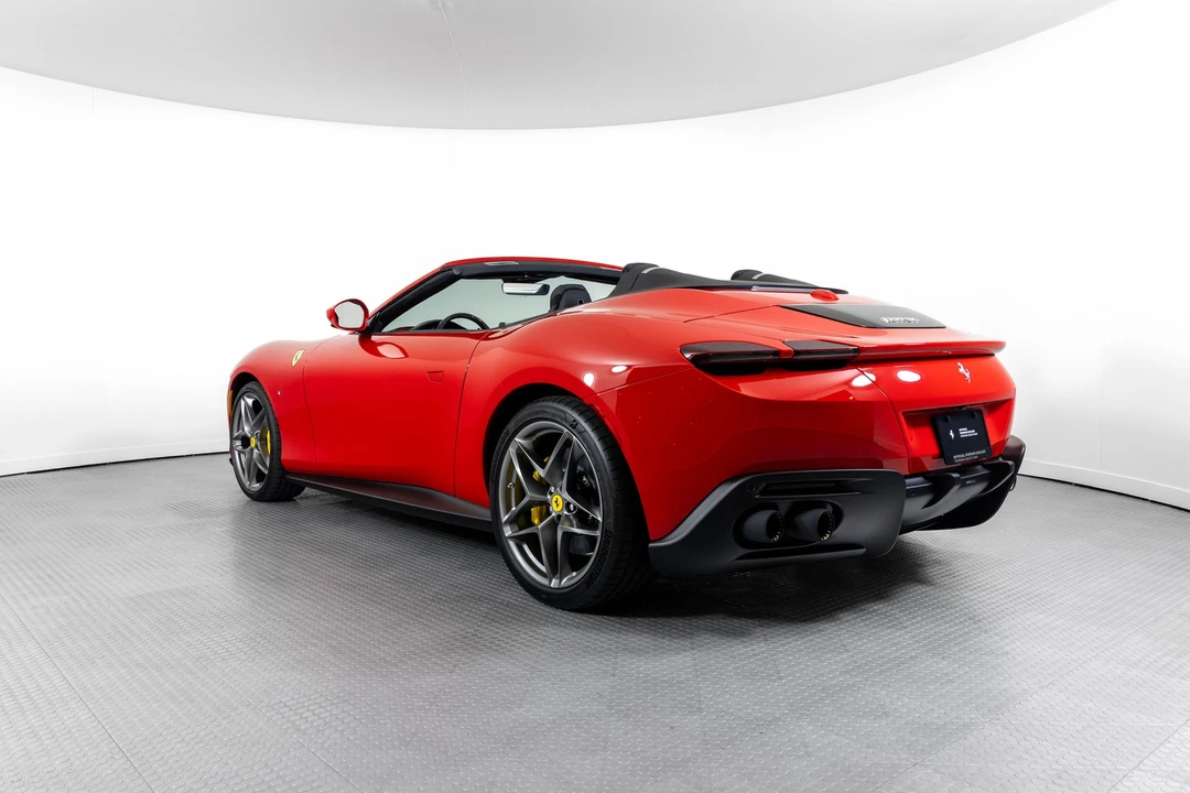 2025 Ferrari Roma Spider - Image 10 of 21