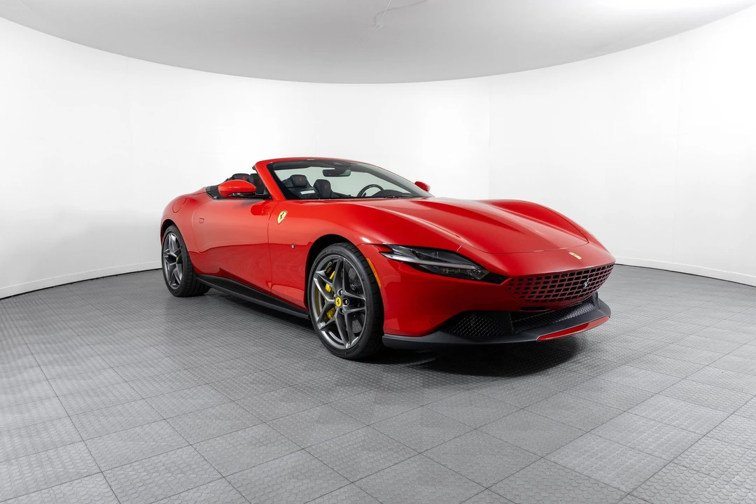 2025 Ferrari Roma Spider - Image 16 of 21