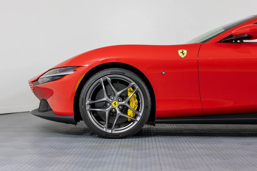 2025 Ferrari Roma Spider - Image 14 of 21