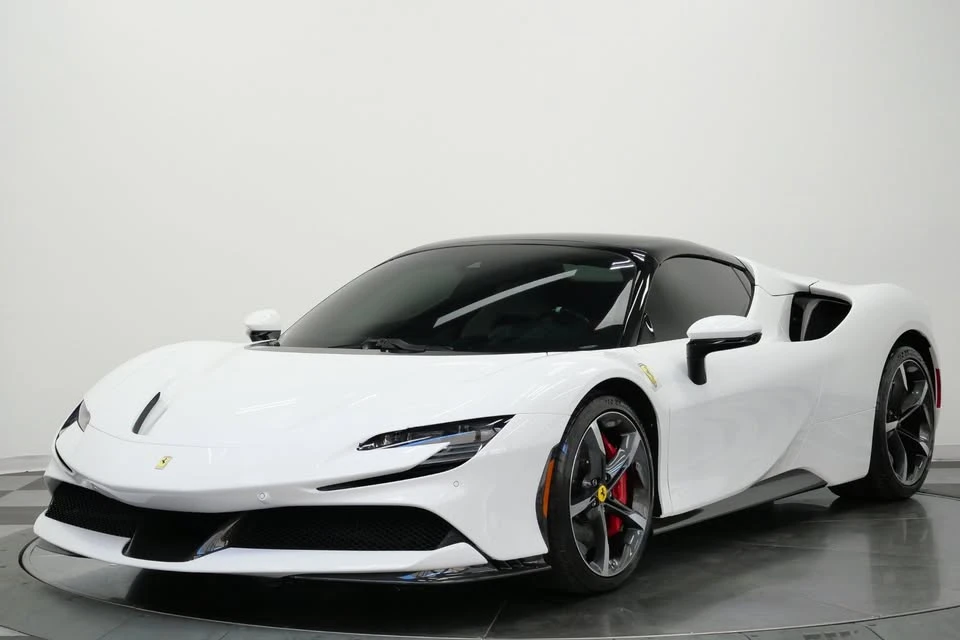 2025 Ferrari SF90 Spider - Image 4 of 17