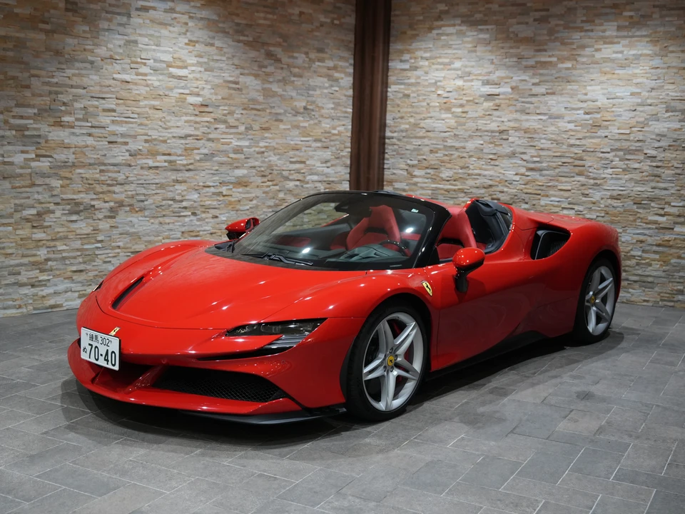 2025 Ferrari SF90 Spider - Image 8 of 31