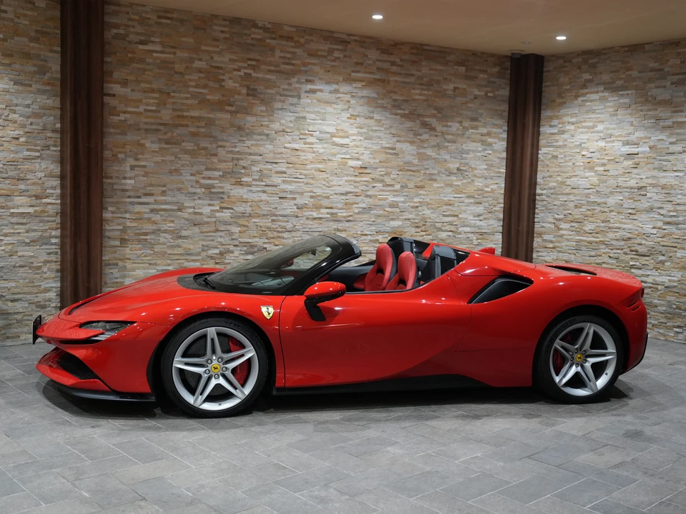 2025 Ferrari SF90 Spider - Image 7 of 31